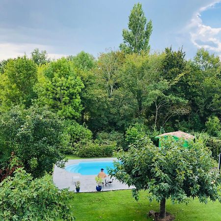 グランディニャン L'Eau Bourde Bed & Breakfast エクステリア 写真