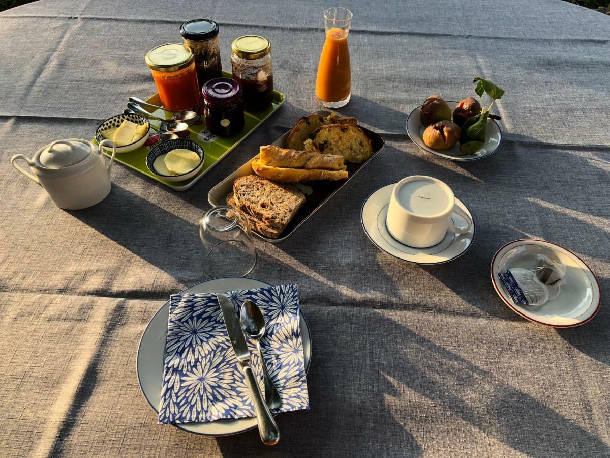 グランディニャン L'Eau Bourde Bed & Breakfast エクステリア 写真