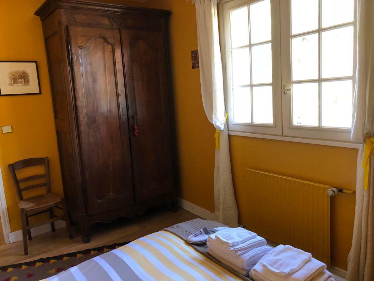 グランディニャン L'Eau Bourde Bed & Breakfast エクステリア 写真