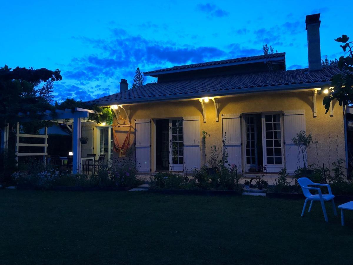 グランディニャン L'Eau Bourde Bed & Breakfast エクステリア 写真